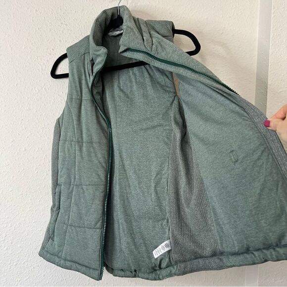Athleta Jasper Green Zipper Closure Puffer Vest Women’s Size Small - Picture 5 of 8